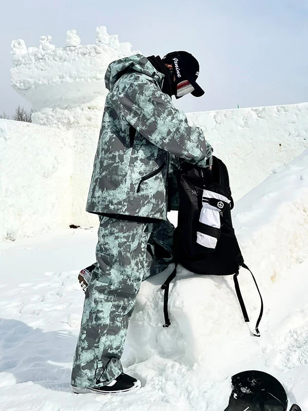 Women's North White Snowsafari Jacket & Pants Set - Image 7